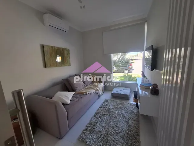Casa com 300m², à venda, no bairro Parque Residencial Maria Elmira em Caçapava