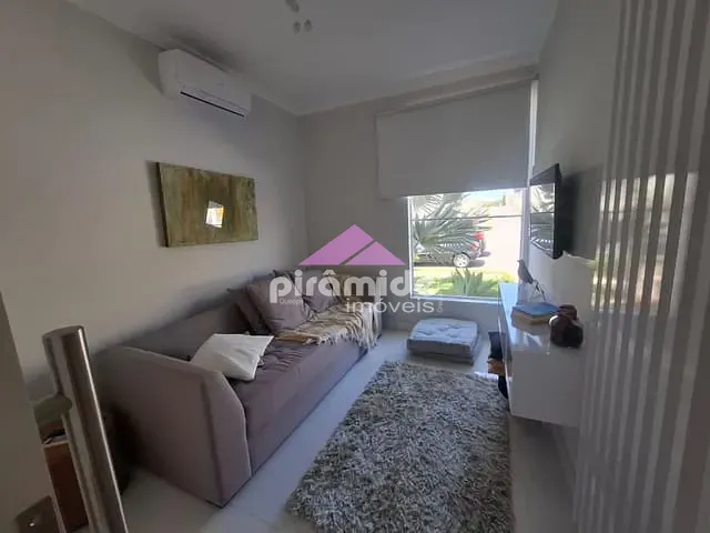 Casa com 300m², à venda, no bairro Parque Residencial Maria Elmira em Caçapava