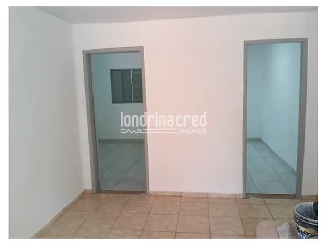 Casa com 250m² 4 quartos e 2 banheiros, à venda, no bairro Conjunto Habitacional Mister Thomas em Londrina