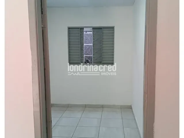 Casa com 250m² 4 quartos e 2 banheiros, à venda, no bairro Conjunto Habitacional Mister Thomas em Londrina