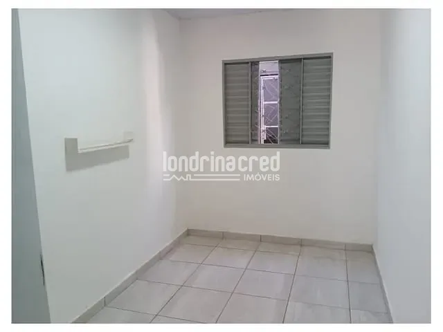 Casa com 250m² 4 quartos e 2 banheiros, à venda, no bairro Conjunto Habitacional Mister Thomas em Londrina