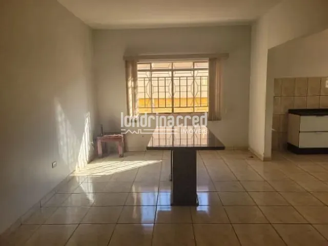 Casa com 525m² 3 quartos e 1 banheiro, à venda, no bairro Centro em Arapongas
