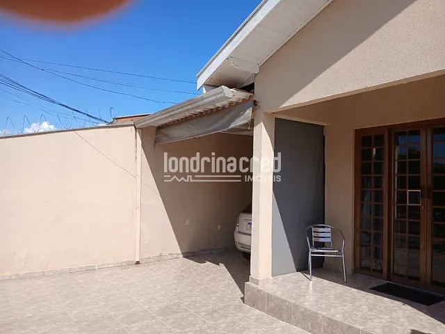 Casa com 450m² 4 quartos e 1 banheiro, à venda, no bairro Brasília em Londrina