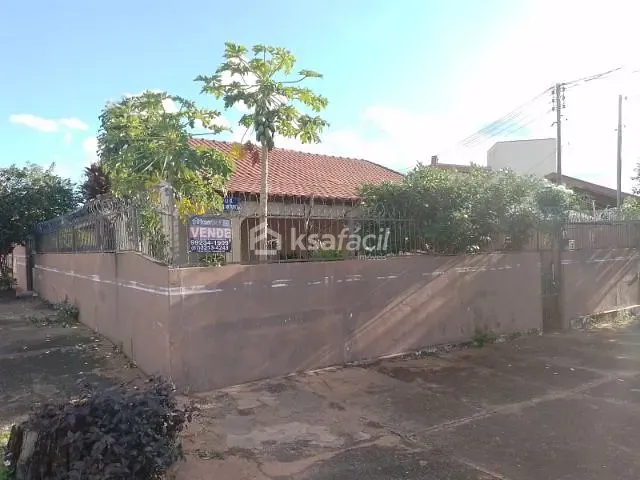 Casa com 360m² 3 quartos e 1 banheiro, à venda, no bairro Vila Marcos Roberto ( JOCK CLUBE ) em Campo Grande