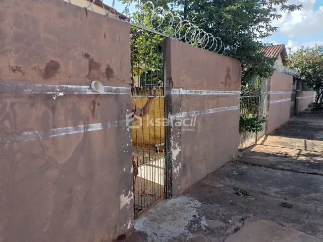 Casa com 360m² 3 quartos e 1 banheiro, à venda, no bairro Vila Marcos Roberto ( JOCK CLUBE ) em Campo Grande