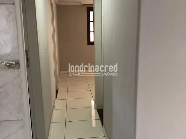Casa com 200m² 2 quartos e 1 banheiro, à venda, no bairro Conjunto Habitacional Violim em Londrina