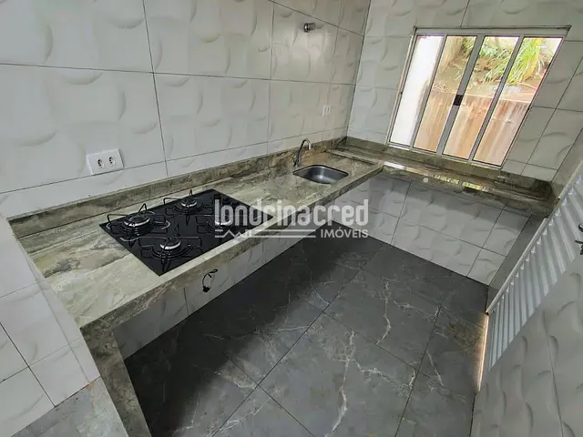 Casa com 180m² 2 quartos e 1 banheiro, à venda, no bairro Cambezinho em Londrina