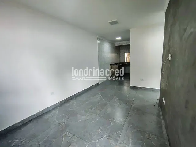 Casa com 180m² 2 quartos e 1 banheiro, à venda, no bairro Cambezinho em Londrina