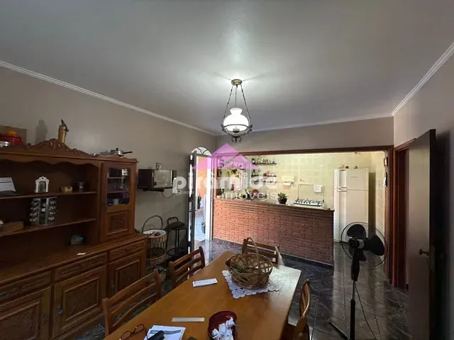 Casa com 300m² 3 quartos e 4 banheiros, à venda, no bairro Parque Industrial em São José dos Campos