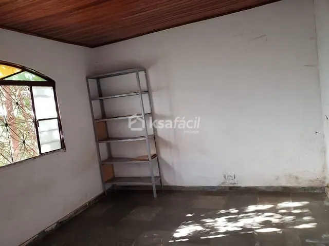 Casa com 250m² 3 quartos e 1 banheiro, à venda, no bairro Coophatrabalho em Campo Grande