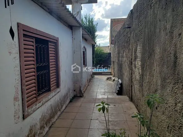 Casa com 250m² 3 quartos e 1 banheiro, à venda, no bairro Coophatrabalho em Campo Grande