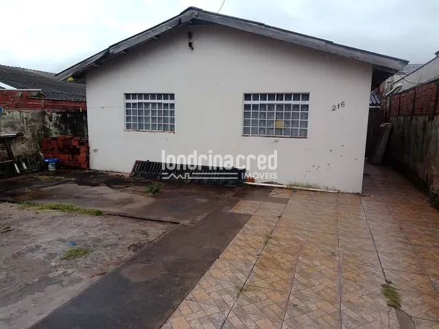 Casa com 200m² 2 quartos e 1 banheiro, à venda, no bairro Cafezal em Londrina