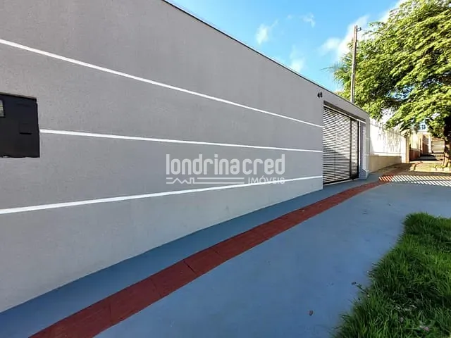 Casa com 200m² 3 quartos e 2 banheiros, à venda, no bairro Conjunto Habitacional Alexandre Urbanas em Londrina