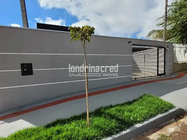 Casa com 200m² 3 quartos e 2 banheiros, à venda, no bairro Conjunto Habitacional Alexandre Urbanas em Londrina