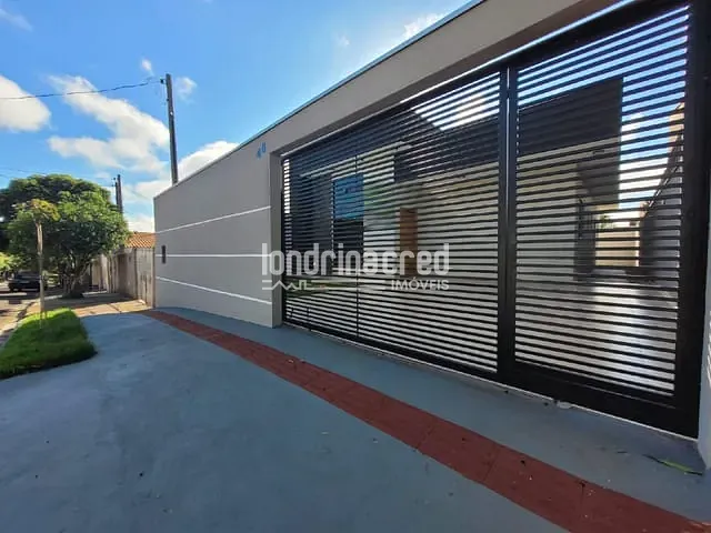 Casa com 200m² 3 quartos e 2 banheiros, à venda, no bairro Conjunto Habitacional Alexandre Urbanas em Londrina