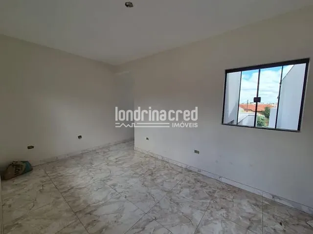 Casa com 144m² 2 quartos e 1 banheiro, à venda, no bairro Colúmbia em Londrina