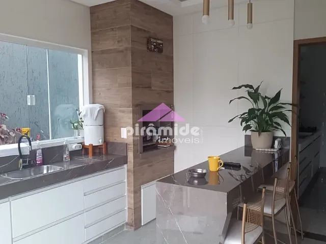 Casa com 300m², à venda, no bairro Bairro do Grama em Caçapava