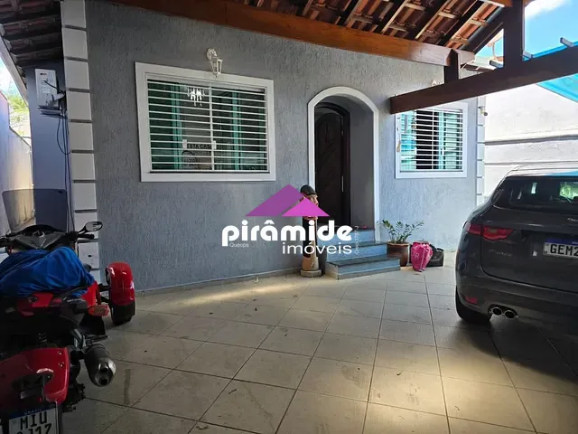Casa com 250m² 3 quartos e 3 banheiros, à venda, no bairro Jardim das Indústrias em São José dos Campos