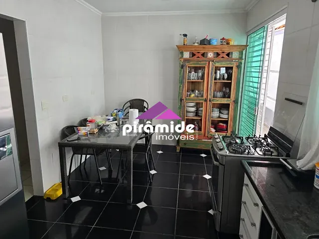 Casa com 250m² 3 quartos e 3 banheiros, à venda, no bairro Jardim das Indústrias em São José dos Campos