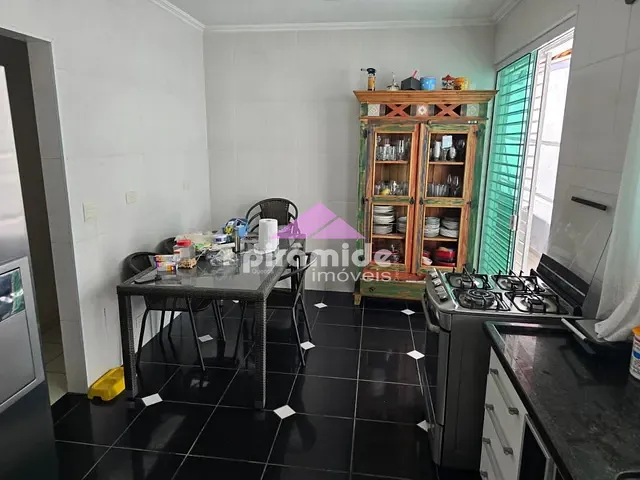 Casa com 250m² 3 quartos e 3 banheiros, à venda, no bairro Jardim das Indústrias em São José dos Campos