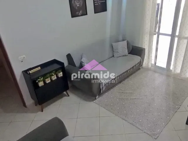 Casa com 250m² 2 quartos e 2 banheiros, à venda, no bairro Jardim Castanheira em São José dos Campos