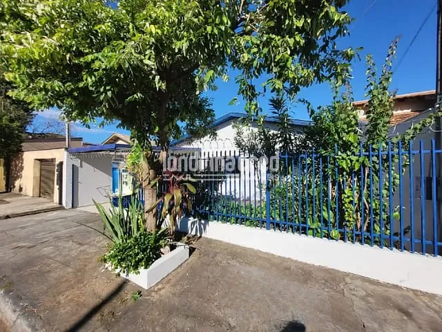 Casa com 250m² 4 quartos e 3 banheiros, à venda, no bairro Ernani Moura Lima em Londrina