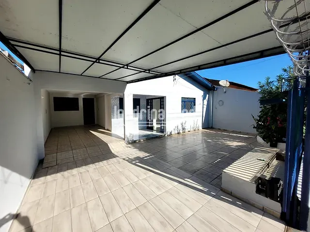 Casa com 250m² 4 quartos e 3 banheiros, à venda, no bairro Ernani Moura Lima em Londrina