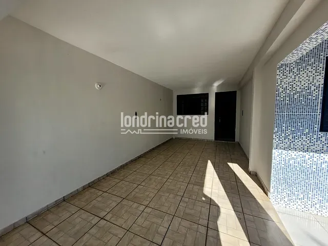 Casa com 250m² 4 quartos e 3 banheiros, à venda, no bairro Ernani Moura Lima em Londrina