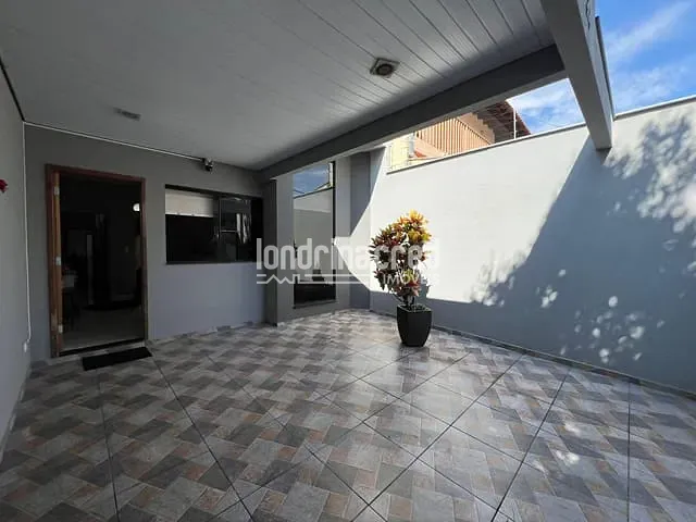 Casa com 125m² 3 quartos e 2 banheiros, à venda, no bairro Antares em Londrina