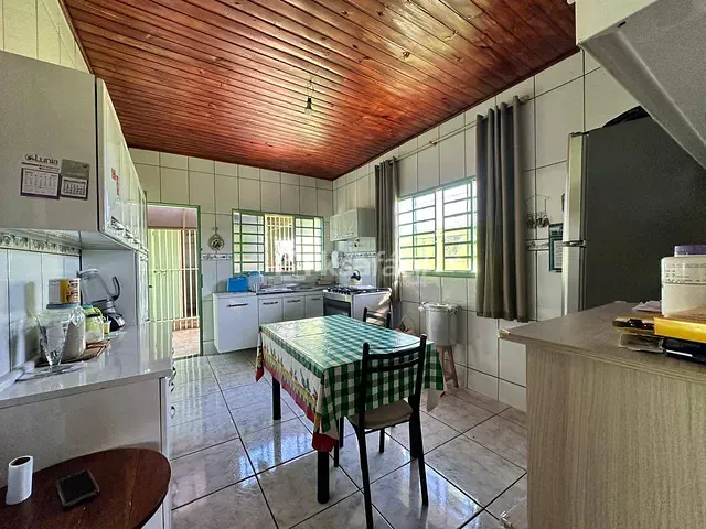 Casa com 360m² 2 quartos e 2 banheiros, à venda, no bairro Jardim Colibrí em Campo Grande