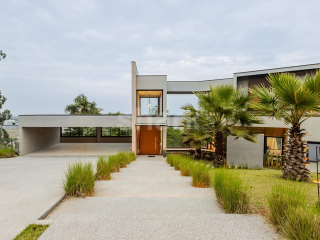 Casa com 2367m² 4 quartos e 7 banheiros, à venda ou para alugar, no bairro Residencial Tamboré em Barueri