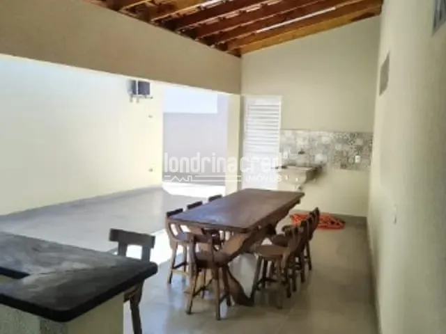 Casa 3 quartos e 4 banheiros, à venda, no bairro Alpes em Londrina