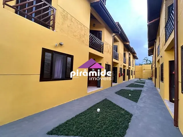 Casa com 560m² 2 quartos e 2 banheiros, à venda, no bairro Maranduba em Ubatuba