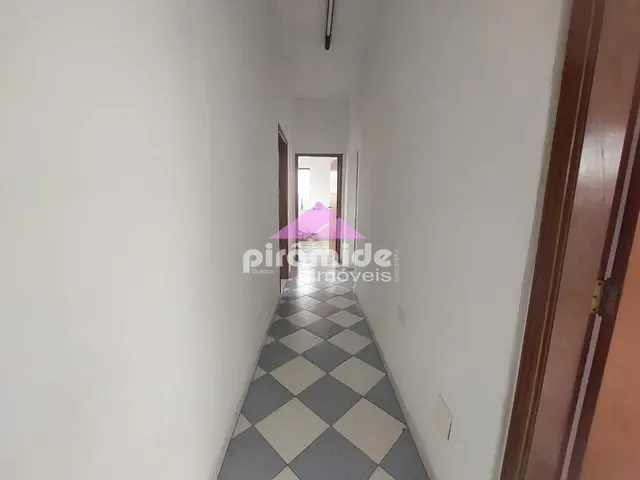 Casa com 334m², para alugar, no bairro Monte Castelo em São José dos Campos