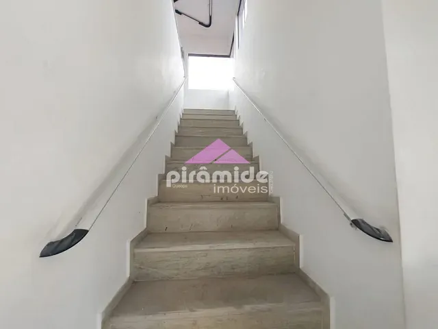 Casa com 334m², para alugar, no bairro Monte Castelo em São José dos Campos