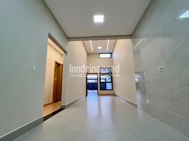 Casa com 180m² 3 quartos e 3 banheiros, à venda, no bairro Jardim Bandeirantes em Arapongas