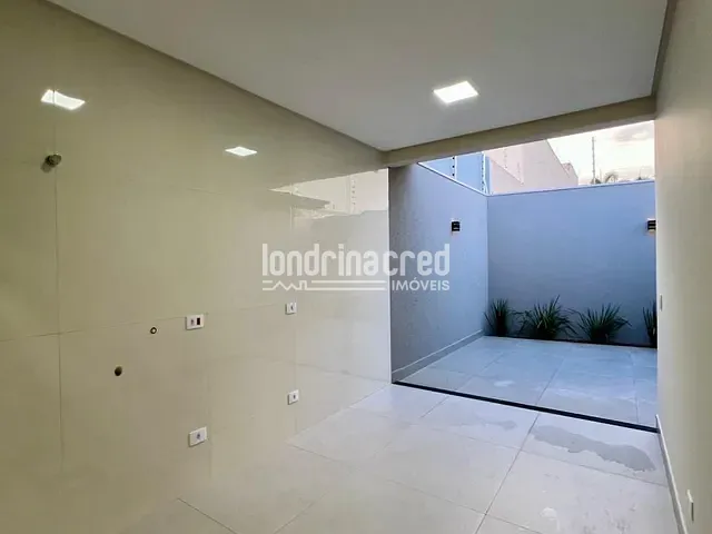Casa com 180m² 3 quartos e 3 banheiros, à venda, no bairro Jardim Bandeirantes em Arapongas