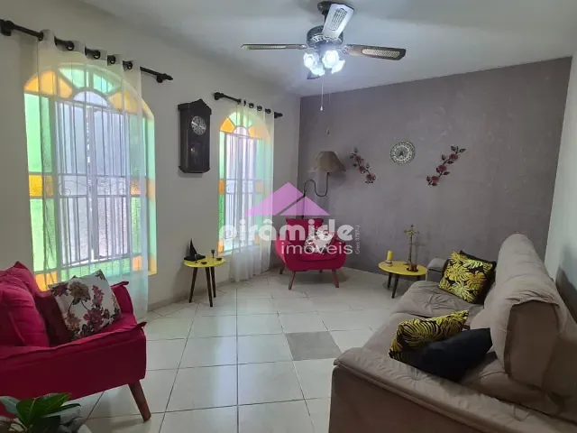 Casa com 500m² 4 quartos e 4 banheiros, à venda, no bairro Jardim das Indústrias em São José dos Campos