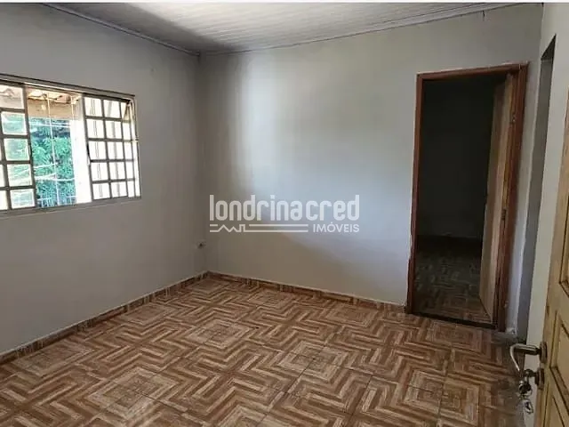 Casa com 200m² 3 quartos e 2 banheiros, à venda, no bairro Jacomo Violin em Londrina