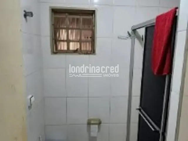 Casa com 200m² 3 quartos e 2 banheiros, à venda, no bairro Jacomo Violin em Londrina