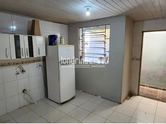 Casa com 200m² 3 quartos e 2 banheiros, à venda, no bairro Jacomo Violin em Londrina