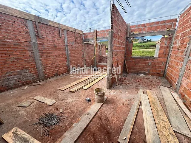 Casa 3 quartos e 2 banheiros, à venda, no bairro Golden Park em Londrina