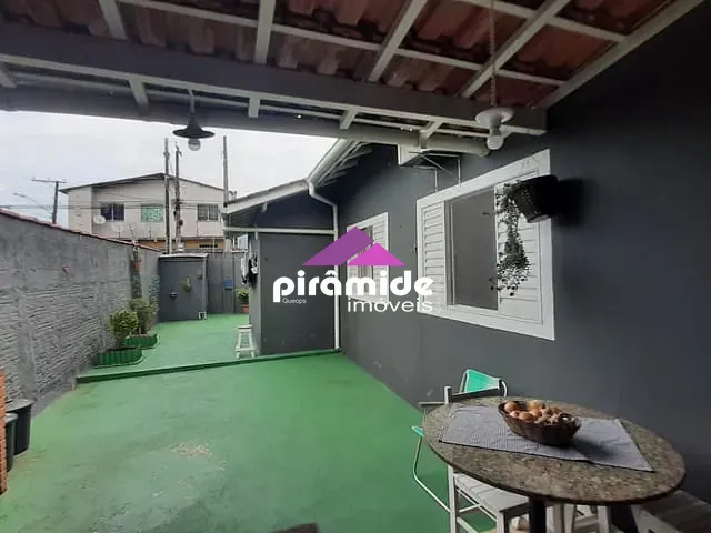 Casa com 180m² 3 quartos e 1 banheiro, à venda, no bairro Jardim Rio Claro em Caraguatatuba