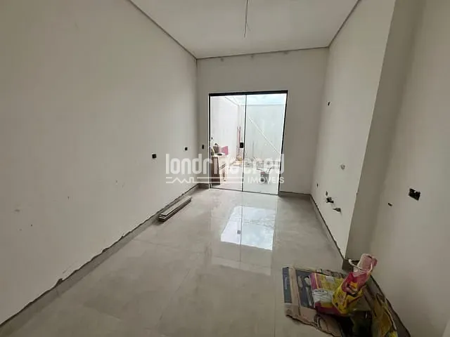 Casa com 125m² 3 quartos e 2 banheiros, à venda, no bairro Golden Park em Londrina