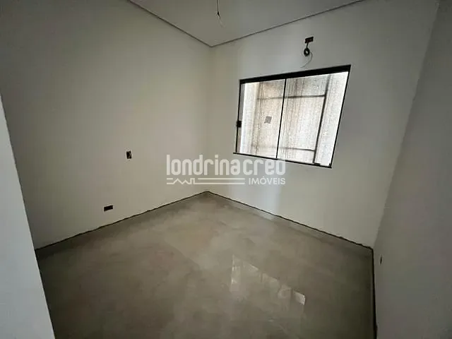 Casa com 125m² 3 quartos e 2 banheiros, à venda, no bairro Golden Park em Londrina