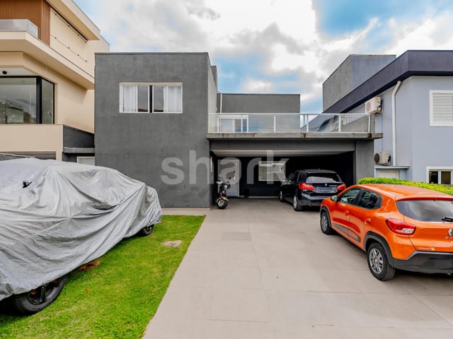 Casa com 300m² 4 quartos e 4 banheiros, à venda, no bairro Alphaville em Santana de Parnaíba