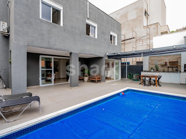 Casa com 300m² 4 quartos e 4 banheiros, à venda, no bairro Alphaville em Santana de Parnaíba