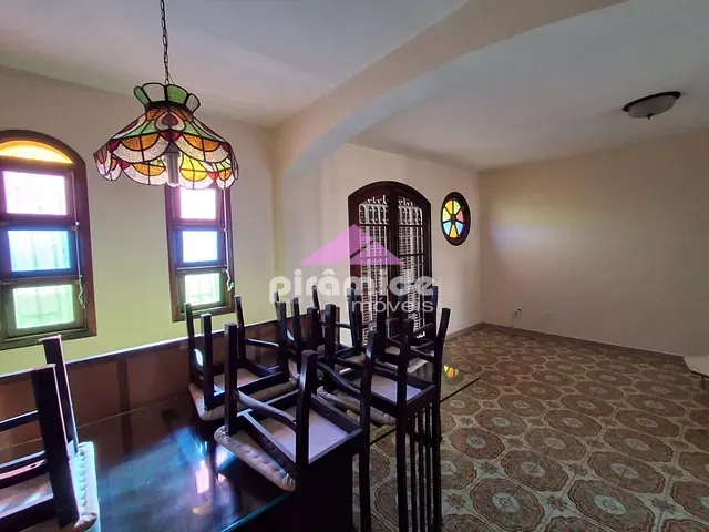Casa com 280m² 3 quartos e 4 banheiros, à venda, no bairro Jardim Mariella em Caraguatatuba