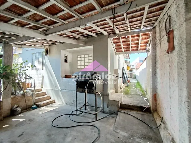 Casa com 316m² 3 quartos e 2 banheiros, à venda, no bairro Jardim Maringá em São José dos Campos
