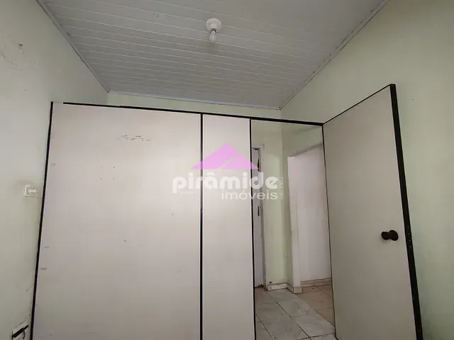 Casa com 316m² 3 quartos e 2 banheiros, à venda, no bairro Jardim Maringá em São José dos Campos